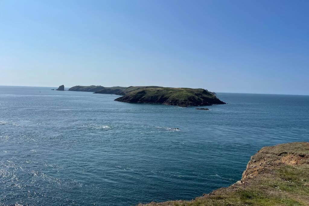 Cottage With Hot Tub In Pembrokeshire هافرفوردوست المظهر الخارجي الصورة