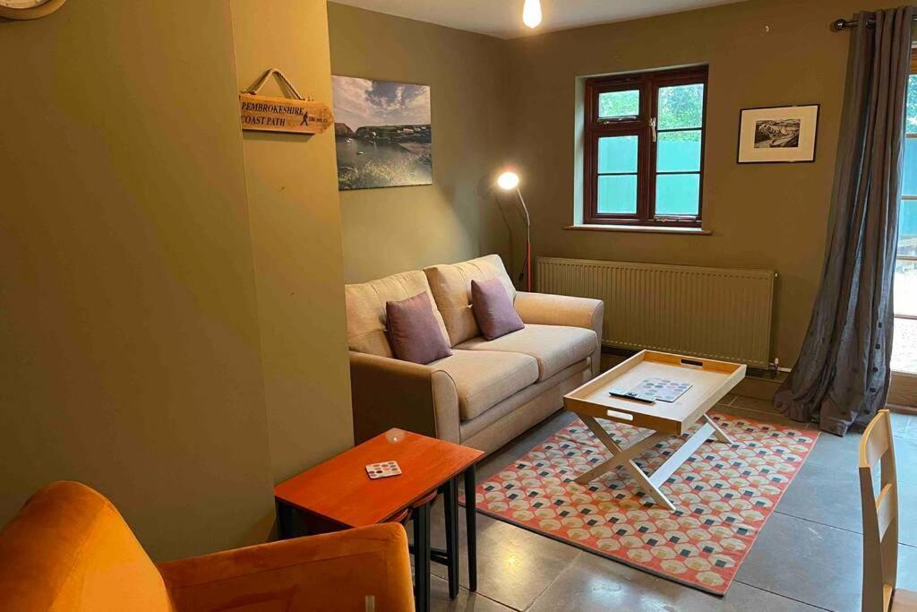 Cottage With Hot Tub In Pembrokeshire هافرفوردوست المظهر الخارجي الصورة